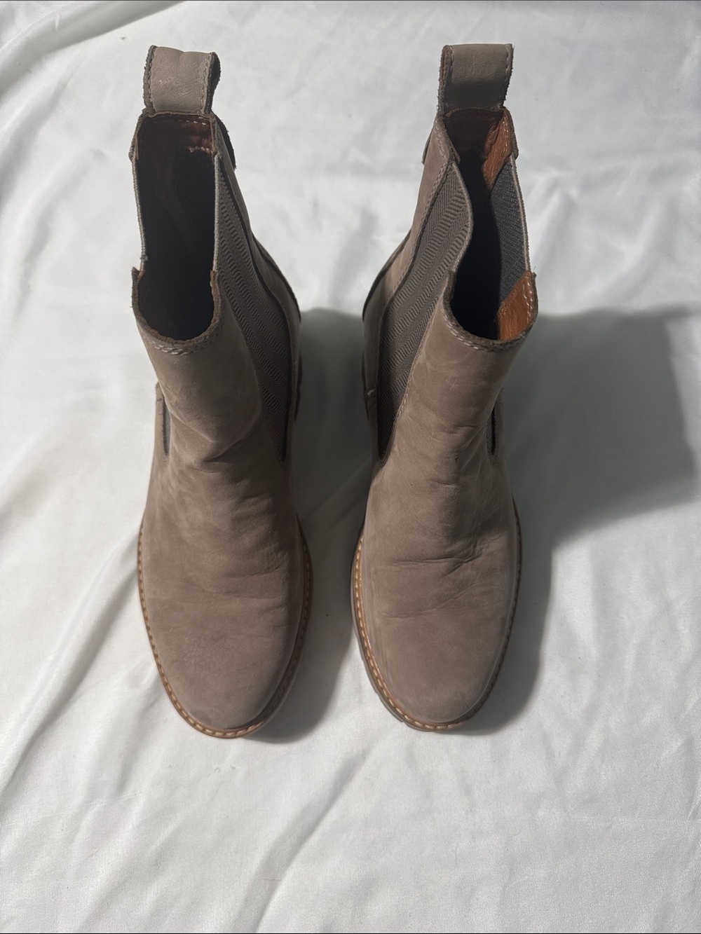 Timberland Courmayeur Valley Chelsea Boots Taupe Nubuck Leather Streetwear